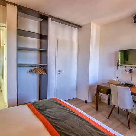 La Du Coteau Bed & Breakfast
