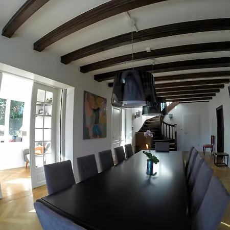 La Du Coteau Bed and Breakfast Ομπερναί