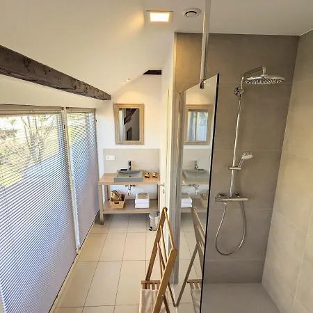 La Du Coteau Bed and Breakfast 4*