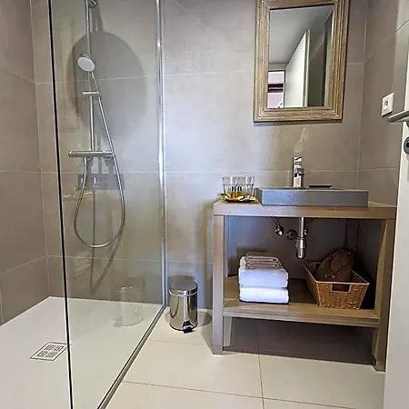 La Du Coteau Bed & Breakfast 4*