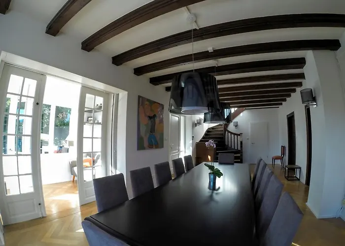 La Du Coteau Bed and Breakfast Ομπερναί